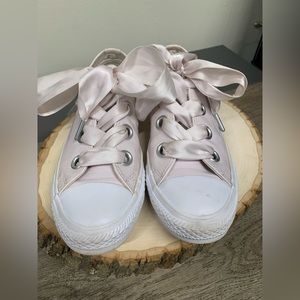 Womens Leather Converse Size 7